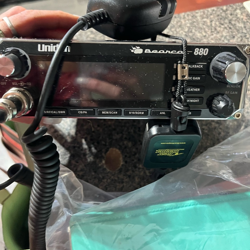 Bearcat 880 Black CB Radio